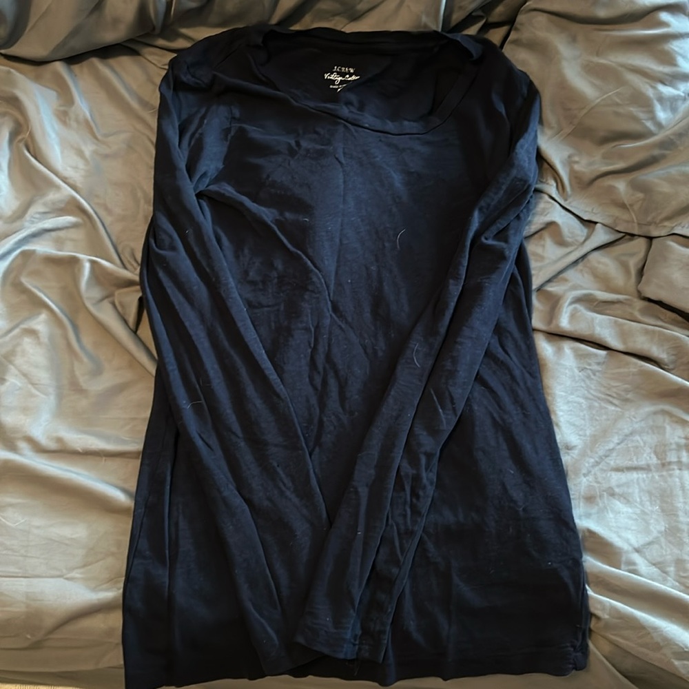 woman’s long sleeve shirt